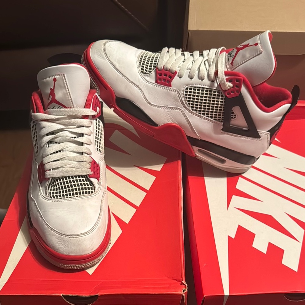 Jordan 4 Fire Red